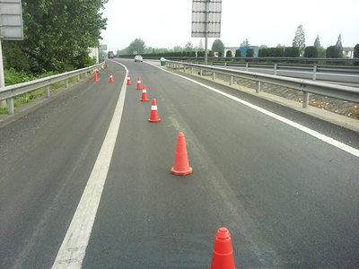 道路標線工程 優(yōu)化交通流與提升道路安全的關(guān)鍵設(shè)施