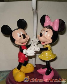 清風在握，巧藝天成 淺談樹脂工藝品中的工藝扇藝術